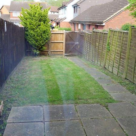 Milton Keynes Luxury Short Stay House With Wifi And Free Parking Wolverton  Eksteriør bilde