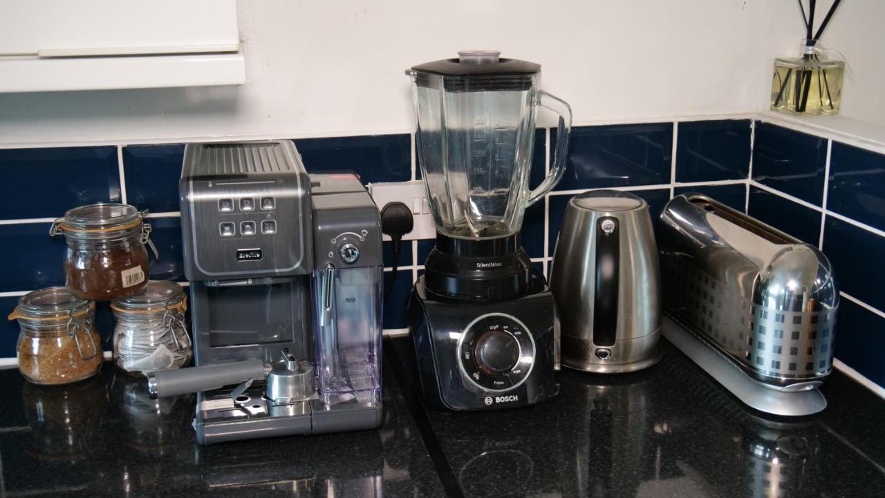 Milton Keynes Luxury Short Stay House With Wifi And Free Parking Wolverton  Eksteriør bilde