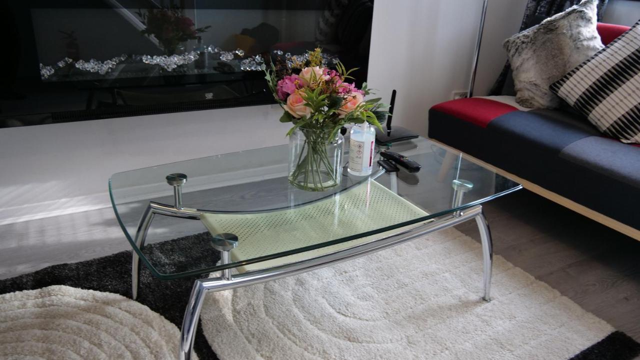 Milton Keynes Luxury Short Stay House With Wifi And Free Parking Wolverton  Eksteriør bilde