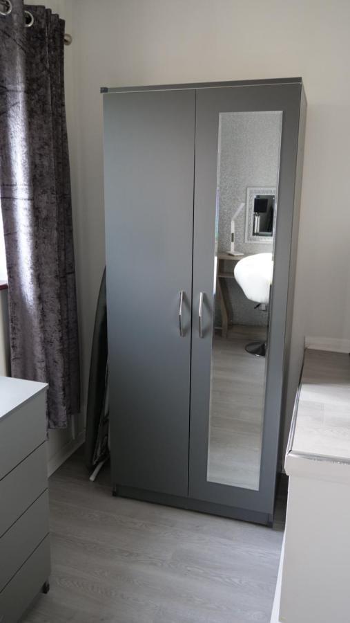 Milton Keynes Luxury Short Stay House With Wifi And Free Parking Wolverton  Eksteriør bilde