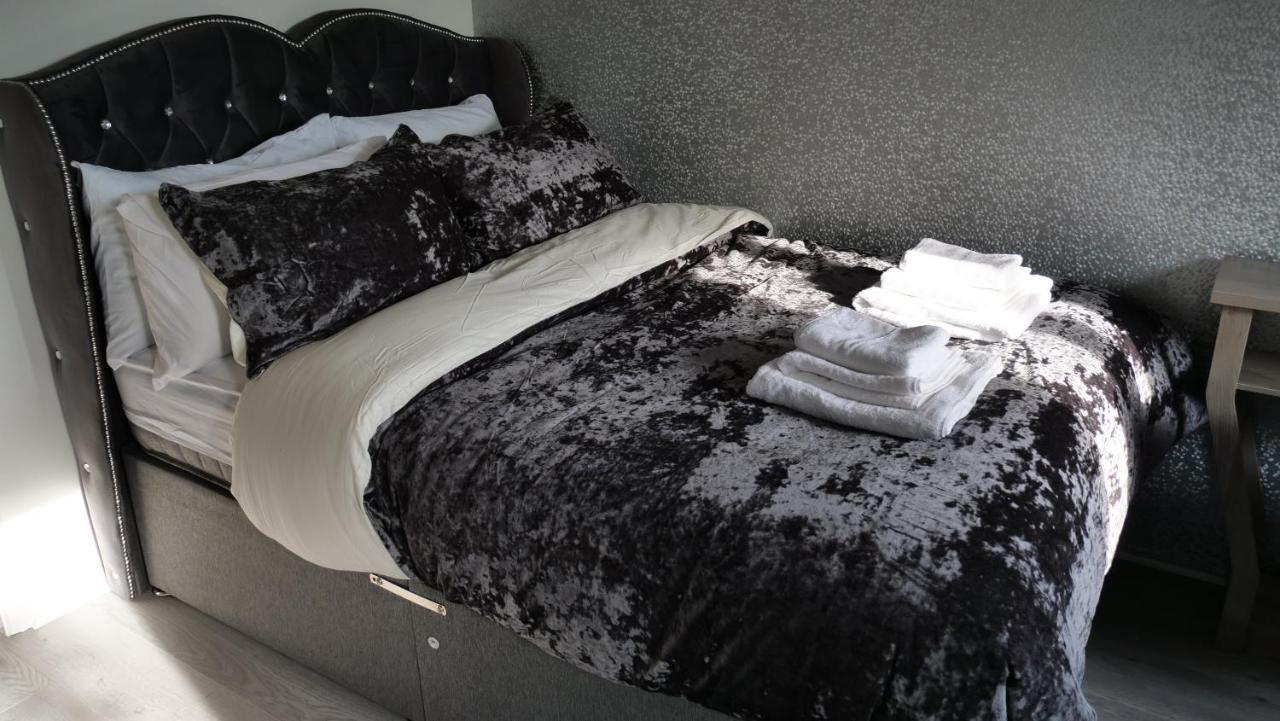 Milton Keynes Luxury Short Stay House With Wifi And Free Parking Wolverton  Eksteriør bilde