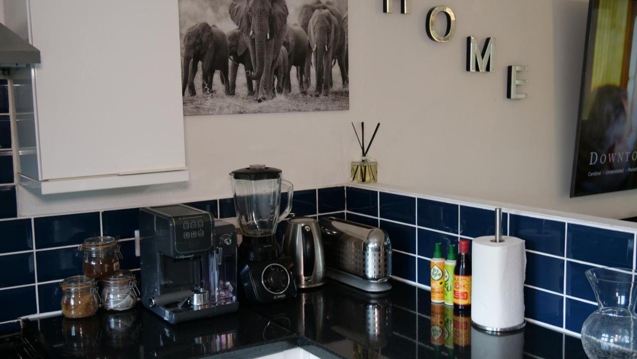 Milton Keynes Luxury Short Stay House With Wifi And Free Parking Wolverton  Eksteriør bilde