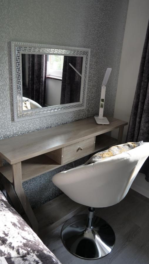 Milton Keynes Luxury Short Stay House With Wifi And Free Parking Wolverton  Eksteriør bilde