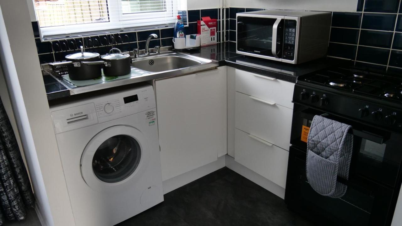 Milton Keynes Luxury Short Stay House With Wifi And Free Parking Wolverton  Eksteriør bilde