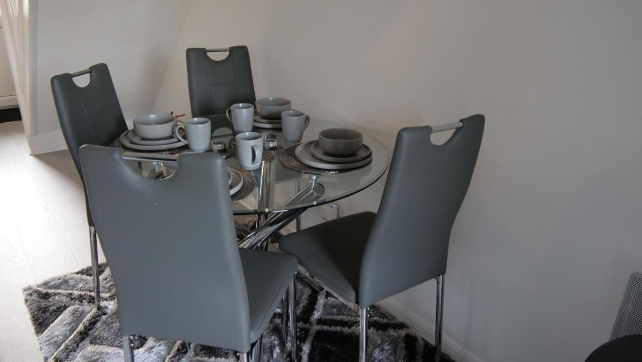 Milton Keynes Luxury Short Stay House With Wifi And Free Parking Wolverton  Eksteriør bilde