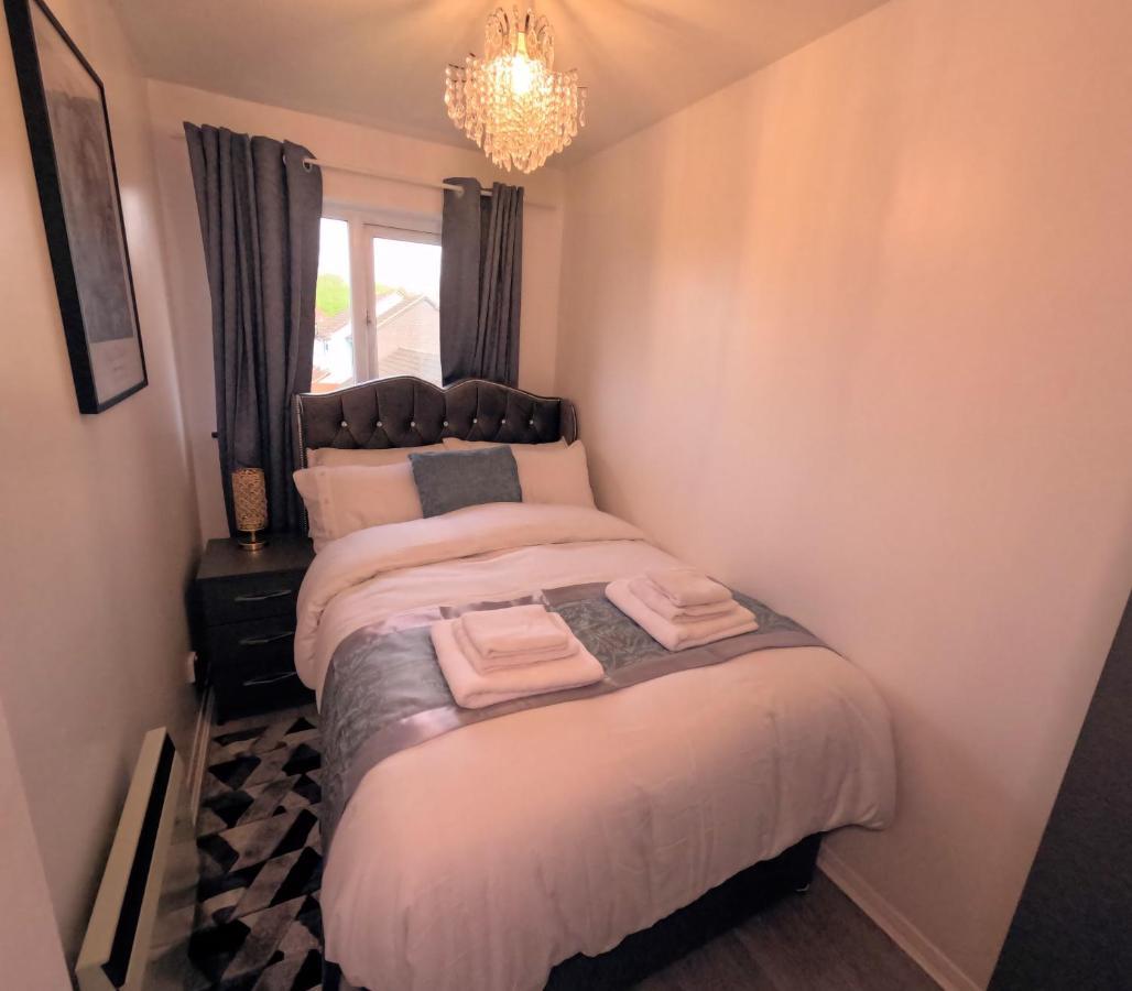 Milton Keynes Luxury Short Stay House With Wifi And Free Parking Wolverton  Eksteriør bilde